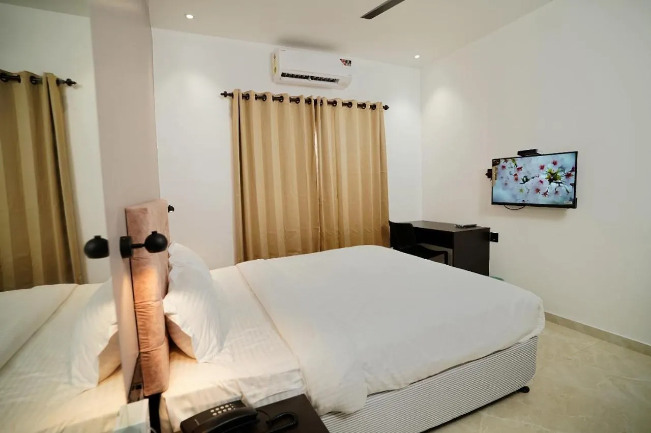 7 The Business Hotel Alwaye 3*,  India