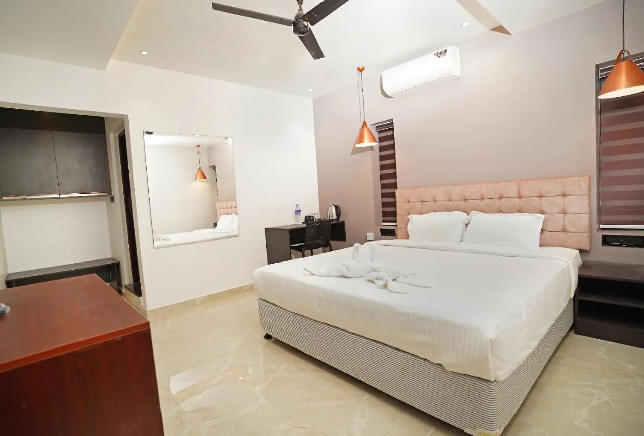 7 The Business Hotel Alwaye